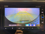 リアカメラ付で、後方をナビ画面で確認。車庫入れも安心です。もちろん、バックギアと連動しています。