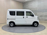 全車1年間の走行距離無制限のロングラン保証付きです。また、さらに安心をお求めの方には1年〜2年の保証延長ができる「ロングラン&alpha;保証」(有償)もお選びいただけます。