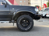 ユーザー買取車/4WD/1ナンバー/サンルーフ/リヤヒーター/シートヒーター/オートエアコン/センターデフロック/アルミ付きスタッドレスタイヤ/Bluetooth接続/ETC/スペアキー/取扱説明書