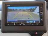 【バックカメラ装備済み】駐車の際の心強い味方!ガイドを見て確認しながら駐車できるので安全です。