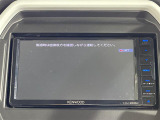 【バックモニター】後ろのカメラの映像をモニターに映し出すことができます!後方の見えない死角や、障害物との距離感をしっかり確認することができます!駐車が苦手な方におすすめです。
