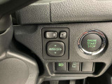 日本の駐車場は幅が広くないところが多くて、乗り降りが大変だったりしますよね。電動ミラーがあれば、室内でミラーをたためるので、駐車するときも便利ですね。