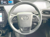 【純正革巻きステアリング】上質な革を使用することで、手にしっかり馴染みとても運転しやすいハンドルです♪