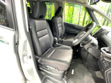 運転席シート廻りは使用感も少なく、良好な状態となっています。丁寧に使われていたことがよくわかりますね。