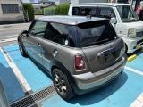 人気のMINI ONE入庫しました おしゃれなデザインとコンパクトで運転しやすく、街乗りからロングドライブまで快適です 認証工場でしっかり整備してから納車いたします お気軽にお問い合わせください
