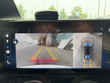360&deg;カメラシステムを装備。車両周囲を確認しやすく、駐車時の安心感を高めます。