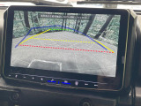 【バックカメラ】駐車時に後方がリアルタイム映像で確認できます。大型商業施設や立体駐車場での駐車時や、夜間のバック時に大活躍!運転スキルに関わらず、今や必須となった装備のひとつです!