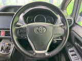 【純正革巻きステアリング】上質な革を使用することで、手にしっかり馴染みとても運転しやすいハンドルです♪
