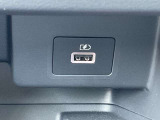 前席USB電源です。