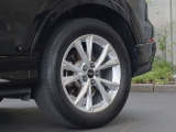 ●オシャレは足元からといいますが、車も同じく足元のエレガンスさで全体のイメージが変わります。