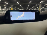 ディスプレイオーディオやカーナビは、現代のドライブにおいて欠かせない装備のひとつです。初めての場所でも迷いにくく、快適なルート案内で運転をサポートします。移動中のエンターテインメント性も高まります。