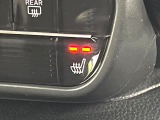 【シートヒーター】寒い日に重宝するシートヒーター!エアコンより早く温まってくれるので寒がりの人も安心ですね♪エアコンの温風は乾燥するから苦手、という方にもをおすすめです。
