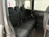 ゆとりある広々とした車内空間は、ドライブを始め買い物やレジャーなど、幅広く活躍します。一人でもみんなとでもお出かけを楽しみましょう!