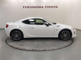 【まるごとクリーニング】シートを取り外し、車内を徹底洗浄。隅々まで丁寧に仕上げています。