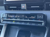 オートエアコン★温度を設定すれば車内を快適な温度に保ってくれます♪寒い日のドライブを快適にしてくれるシートヒーターも付いてます♪