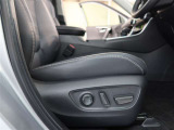 パワーシート搭載。微妙な調整が手軽にでき、ピッタリなポジションで運転することが可能です。