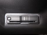 ETC(Electronic Toll Collection)は、高速道路や有料道路の料金所で自動的に通行料金を支払えキャッシュレスでスムーズに通過できます
