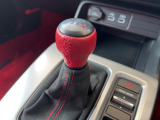 【フロア6速MT】オプションシフトノブ♪6速MT!!スポーティーな走行をお楽しみいただけます♪