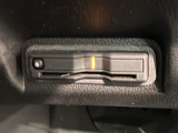 いまや快適なカーライフに欠かせないETCが付いています。