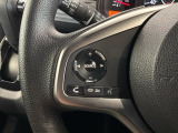 ステアリングにオーディオ操作スイッチが付いています。オーディオ画面に直接タッチしなくても操作が出来ますので、運転に集中できます。