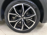 Das WeltAuto独自の項目チェックリストに基づき、入念に車両チェックとクリーニングを実施。美しく高品質な車をご提供します。