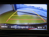バックガイドモニターで、後方を確認しながら安心して駐車することができます。運転初心者も熟練者も必須の機能ですよ!