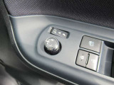 駐車時や狭い道でのすれ違い時に気を使うミラー。電動格納式ドアミラーはそんな時に便利です。