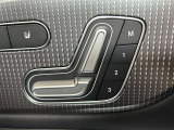 メルセデス・ベンツの定める厳しい基準をクリアしたお車のみをご案内させて頂きます。納車前整備はメーカー規定に基づき100項目以上にも及ぶ点検を熟練のメカニックによって行いご納車させて頂きます。