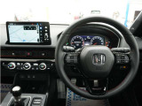 とても握りやすいステアリング!運転手の気持ちがそのまま伝わるかのような反応をしてくれます!小物入れや各ボタンの配置にこだわり、とても使いやすいです !視認性も良好なのでロングドライブもお任せ下さい。