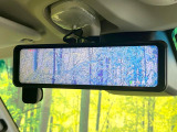 【デジタルインナーミラー】後席の大きな荷物や同乗者で後方が確認しづらい時でも安心!カメラが撮影した車両後方の映像をルームミラー内に表示。クリアな視界で状況の確認が可能です!