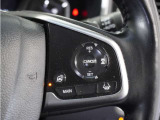 ◆アダプティブクルーズコントロール◆予め設定した車速内でクルマが自動的に加減速。前走車との適切な車間距離を維持しながら追従走行します。【LKAS】車線維持支援システムでステアリング操作を支援。