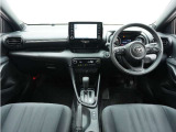 ◆視界広々で非常に運転しやすくロングドライブでも疲れを感じさせないすっきりとまとまったインパネ周りです。