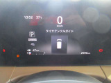 車両の各種設定はステアリングスイッチで目線をそらさず操作できます。