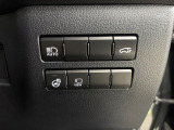 【パワーバックドア】バックドアが自動で開閉♪両手が荷物でふさがっている時でもラクラク開閉操作が行えます!