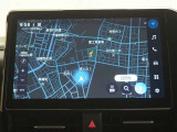 ディスプレイオーディオ(コネクティッドナビ対応)PLUS搭載。T-Connectご契約で2027年1月まで無償で利用できるナビ(期限到来後は有償)と、解約後も利用できる車載ナビが搭載されています。