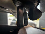ETC車載器システム内蔵自動防眩ルームミラー ITSスポットによる渋滞情報受信サービスでは1000キロ先の渋滞情報まで網羅する事が可能です!