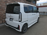 オプションになりますが、ボディーコーティングもご用意しております。新車の輝きに近づき、洗車などのお手入れも楽になりますよ。