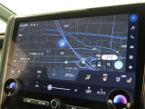 メーカー装着のディスプレイオーディオを装備しております。