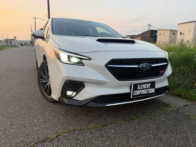 レヴォーグ 1.8 STI スポーツ 4WD 