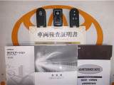 スマートキー&エンジンスターター付。取扱説明書とメンテナンスノートもあります☆品質評価シート付いてます!トヨタ認定中古車ライト!!