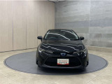 お車購入のポイントとなるフロントマスクです!シャープな目つきが印象的なデザインのヘッドランプです。