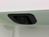 バックカメラ ナビゲーション等を装着した場合には車両の前後左右に搭載した4つのカメラにより、車庫入れや狭い道でのすれ違いをしっかりサポートするパノラマモニター対応カメラが付いてます