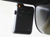 ◆ドライブレコーダー◆映像・音声などを記録する自動車用の装置です。 もしもの事故の際の記録はもちろん、旅行の際の思い出としてドライブの映像を楽しむことができます。