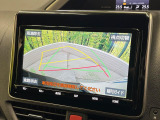【バックカメラ】駐車時に後方がリアルタイム映像で確認できます。大型商業施設や立体駐車場での駐車時や、夜間のバック時に大活躍!運転スキルに関わらず、今や必須となった装備のひとつです!
