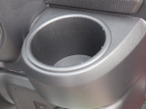 運転席の横にはドリンクホルダー備え付けです♪