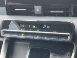 オートエアコン★温度を設定すれば車内を快適な温度に保ってくれます♪