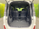 後席を格納すると、これだけの広さが!シーンに合わせたシートアレンジで、大きな荷物も積むことが出来ます♪