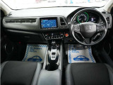 とても握りやすいステアリング!運転手の気持ちがそのまま伝わるかのような反応をしてくれます!小物入れや各ボタンの配置にこだわり、とても使いやすいです !視認性も良好なのでロングドライブもお任せ下さい!