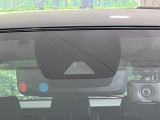 【プリクラッシュセーフティ】前方の車両等を検知し、衝突しそうな時は警報で注意を促し、ブレーキを踏む力をサポート。ブレーキを踏めなかった場合は衝突被害軽減ブレーキが作動、衝突回避をサポートします。