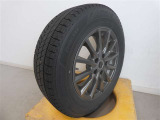 R4年式冬タイヤ215/65R16ブリヂストン製です。